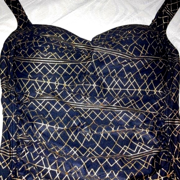 🔥HP🔥NWOT NIP TUCK 1 PIECE BOLD GOLD on BLACK GEOMETRIC DESIGN RUCHED SWIM WEAR - Picture 3 of 15